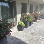 I - Kafe Apartment