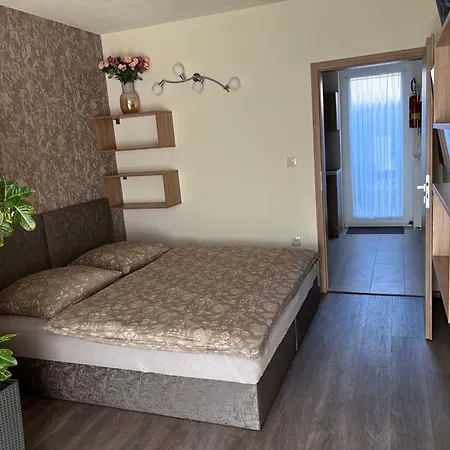 I - Kafe Bajmóc